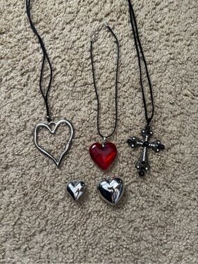 Bundle packs of necklaces